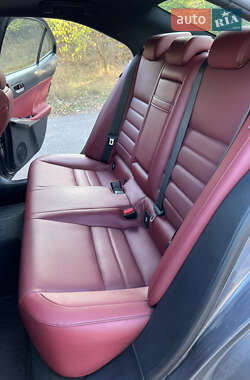 Седан Lexus IS 2014 в 