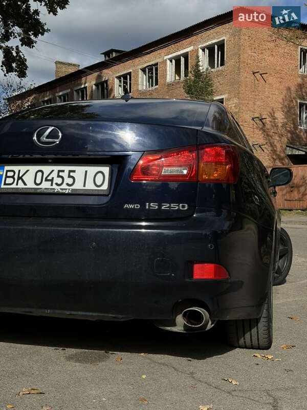 Седан Lexus IS 2007 в Рокитном
