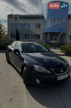 Седан Lexus IS 2007 в Рокитном