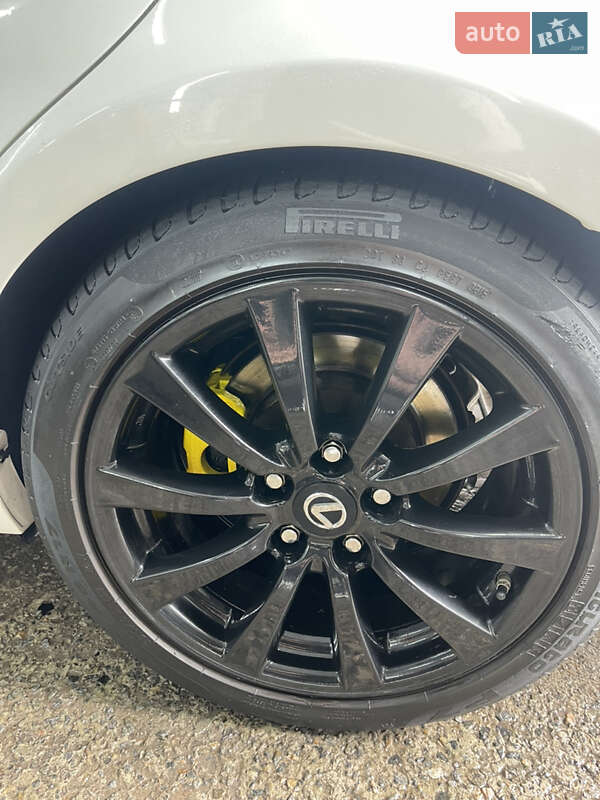 Седан Lexus IS 2015 в Днепре