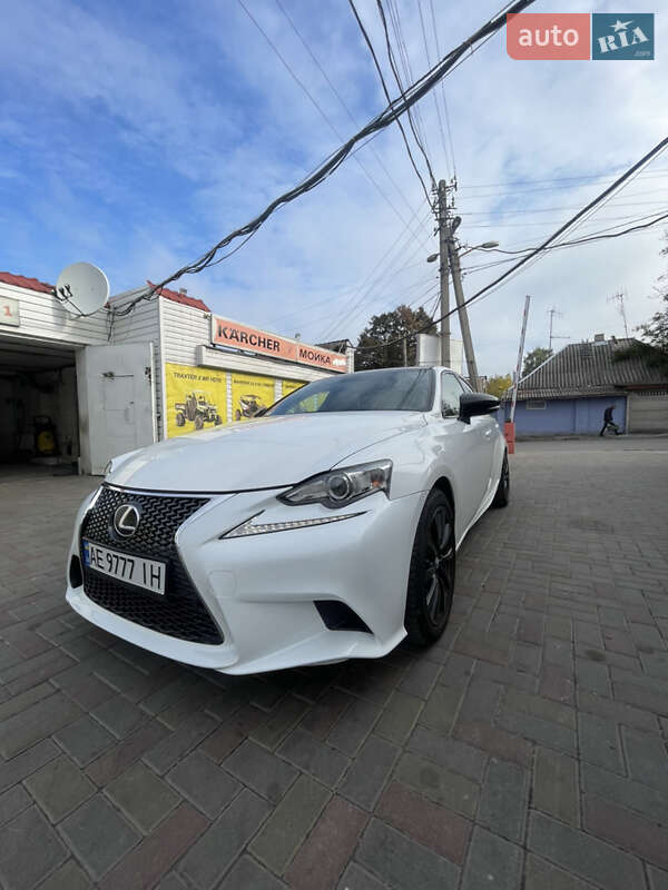 Седан Lexus IS 2015 в Днепре
