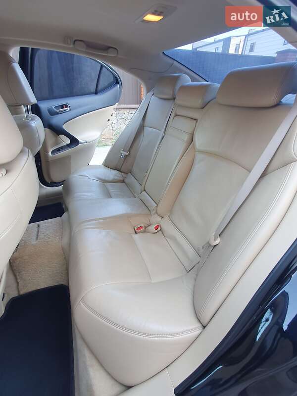 Седан Lexus IS 2007 в Виннице