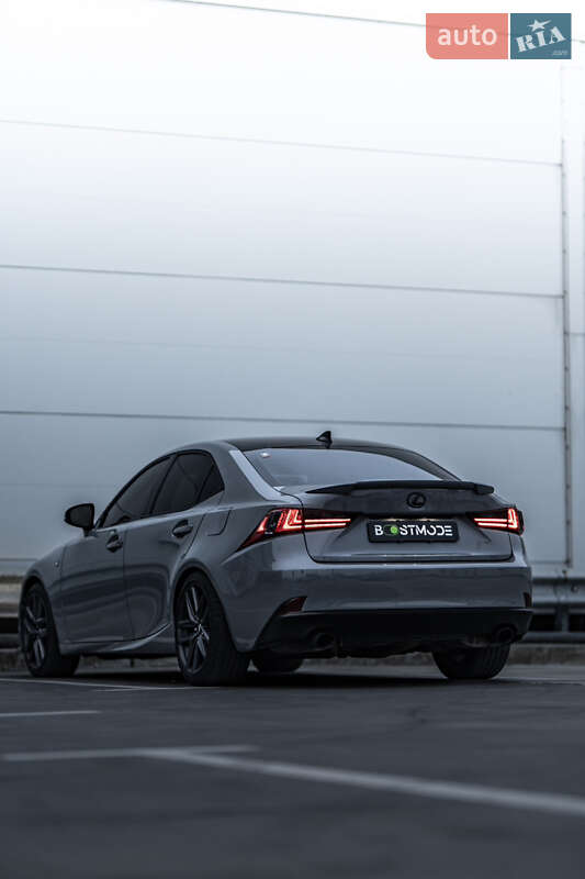 Lexus IS 2015