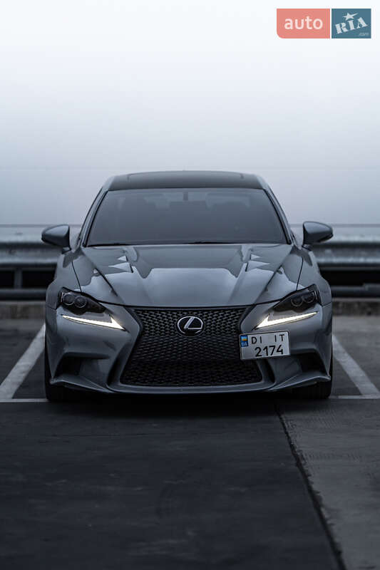Седан Lexus IS 2015 в Києві