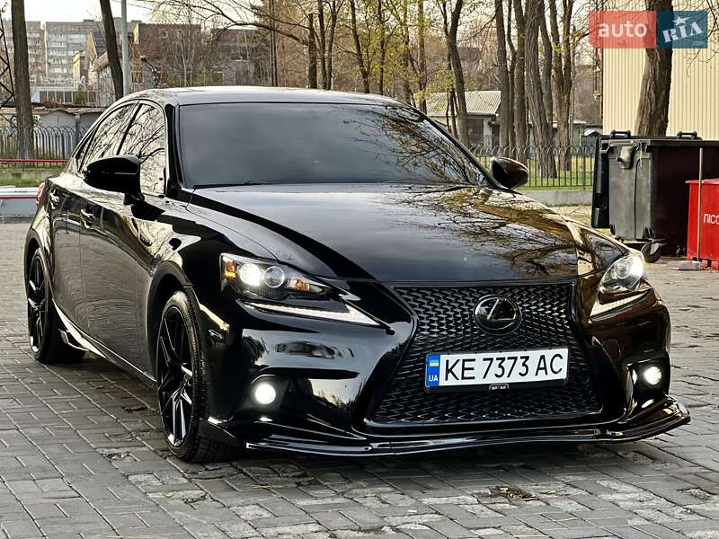 Седан Lexus IS 2015 в Дніпрі