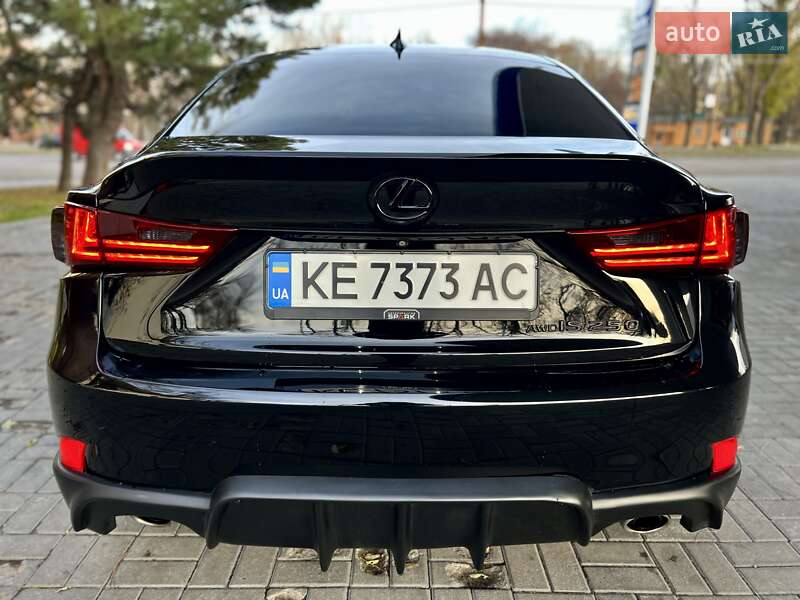 Седан Lexus IS 2015 в Дніпрі