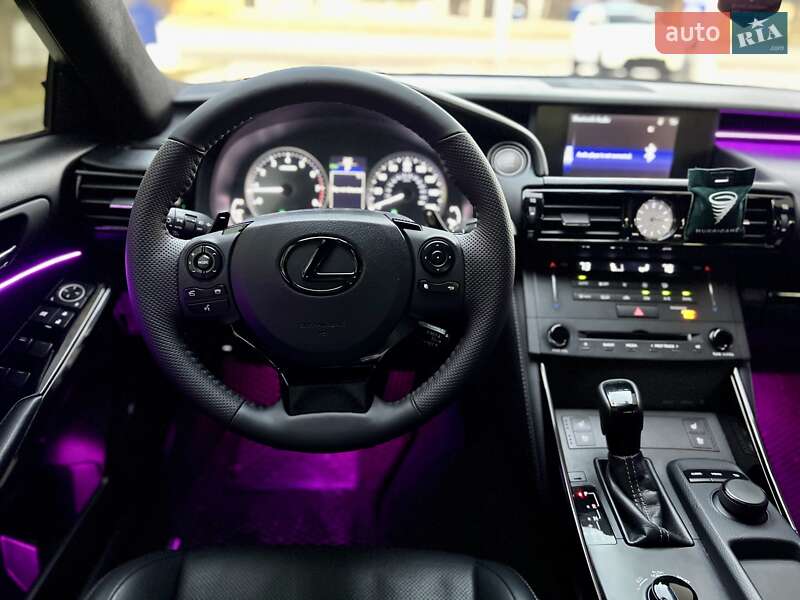 Седан Lexus IS 2015 в Дніпрі