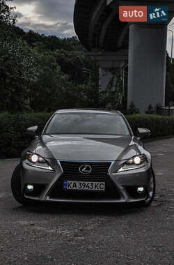 Седан Lexus IS 2015 в Киеве