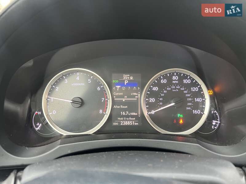 Седан Lexus IS 2015 в Киеве