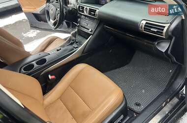 Седан Lexus IS 2015 в Киеве