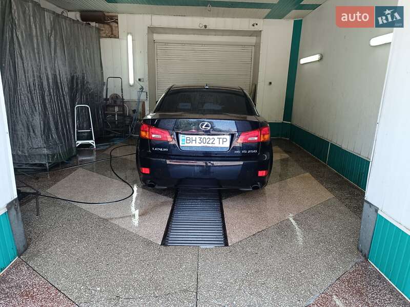 Седан Lexus IS 2006 в Измаиле
