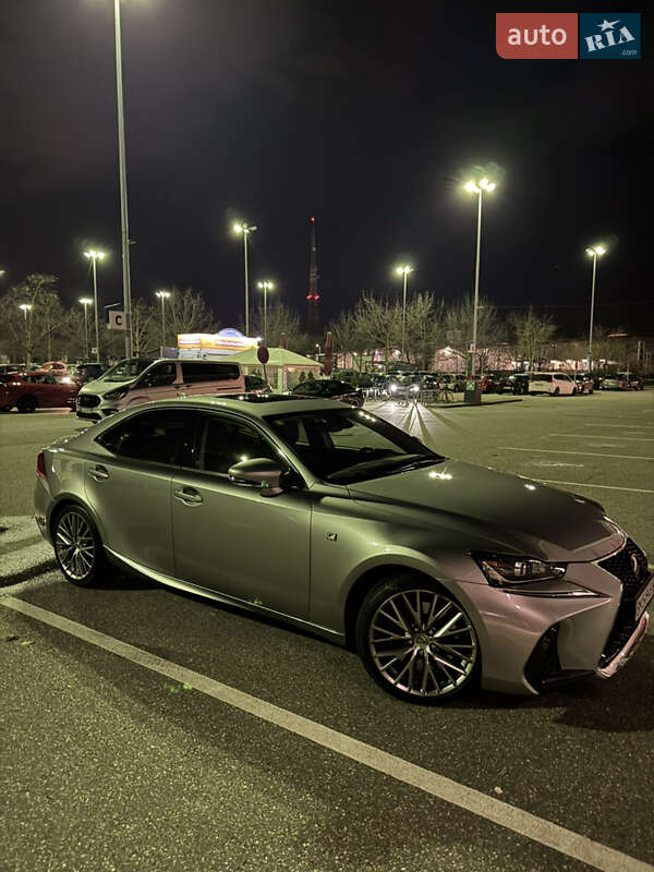 Седан Lexus IS 2017 в Львове фото 19 Седан Lexus IS 2017 в Львове