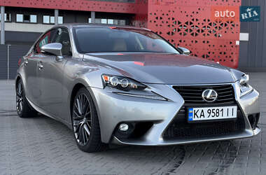 Седан Lexus IS 2015 в Киеве