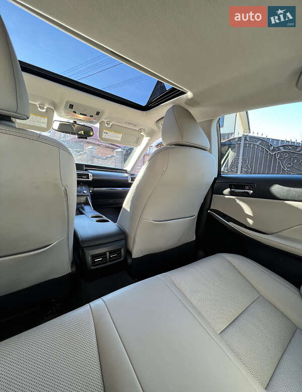 Седан Lexus IS 2014 в Чернівцях фото 6 Седан Lexus IS 2014 в Чернівцях