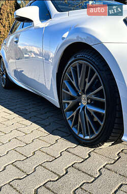 Седан Lexus IS 2014 в Черновцах