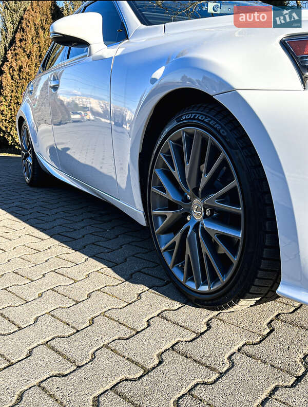 Седан Lexus IS 2014 в Чернівцях фото 2 Седан Lexus IS 2014 в Чернівцях