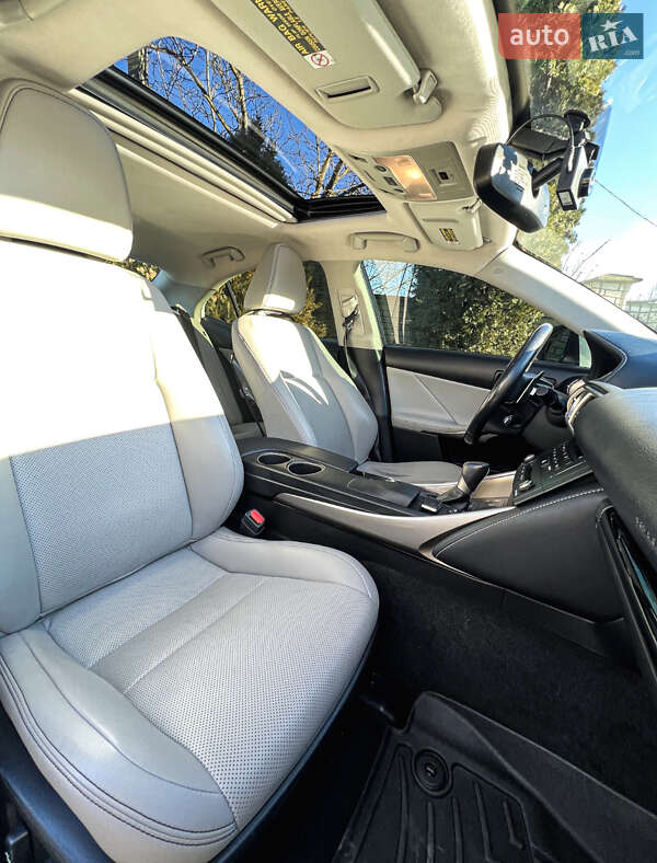 Седан Lexus IS 2014 в Чернівцях фото 9 Седан Lexus IS 2014 в Чернівцях