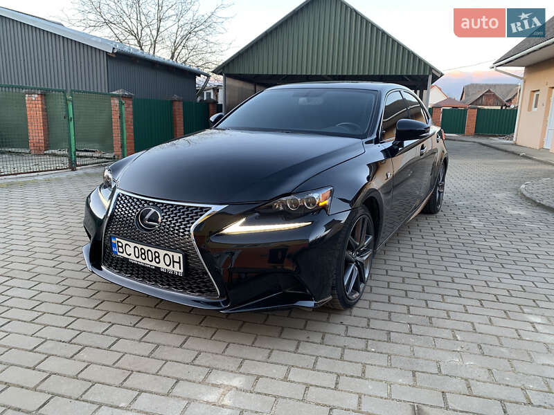 Седан Lexus IS 2014 в Львові