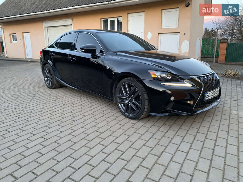 Седан Lexus IS 2014 в Львові