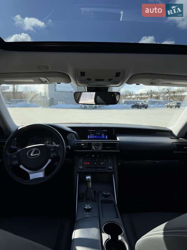 Седан Lexus IS 2018 в Киеве