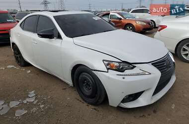Седан Lexus IS 2015 в 