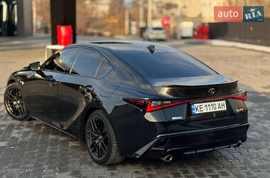 Седан Lexus IS 2021 в 
