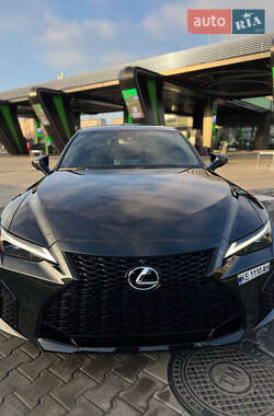 Седан Lexus IS 2021 в 