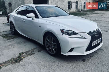 Седан Lexus IS 2015 в Ужгороді