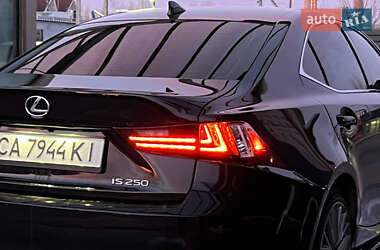Седан Lexus IS 2014 в 