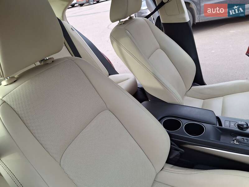 Седан Lexus IS 2013 в Хмельницком