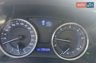 Седан Lexus IS 2010 в 