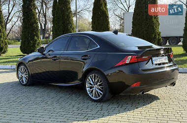 Седан Lexus IS 2016 в 