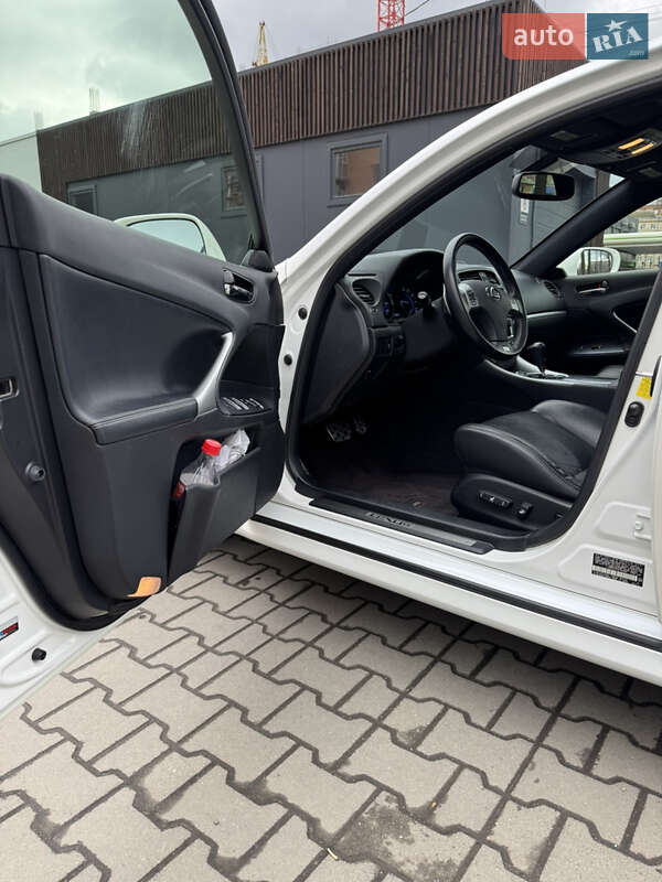 Седан Lexus IS 2012 в Киеве