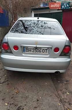 Седан Lexus IS 2002 в 