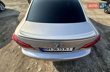 Седан Lexus IS 2012 в 