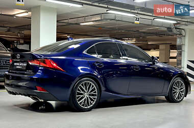 Седан Lexus IS 2017 в 