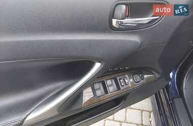 Кабріолет Lexus IS 2011 в 
