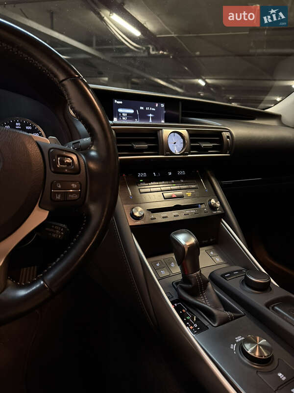 Седан Lexus IS 2016 в Днепре