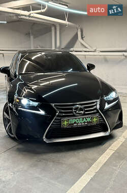 Седан Lexus IS 2016 в 