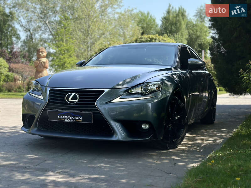 Седан Lexus IS 2016 в 