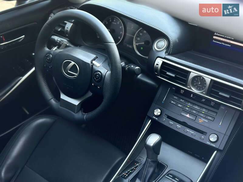 Седан Lexus IS 2016 в Дніпрі
