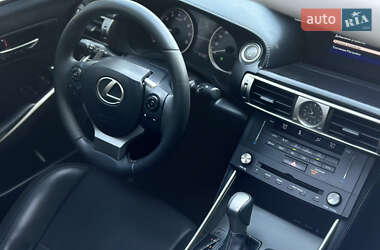 Седан Lexus IS 2016 в 