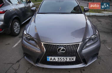 Седан Lexus IS 2015 в 