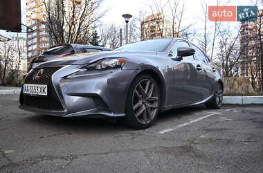 Седан Lexus IS 2015 в 