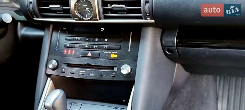 Седан Lexus IS 2017 в Одессе