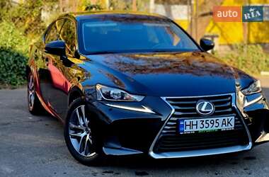 Седан Lexus IS 2017 в 