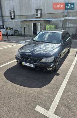 Седан Lexus IS 2004 в 
