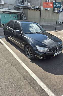 Седан Lexus IS 2004 в 