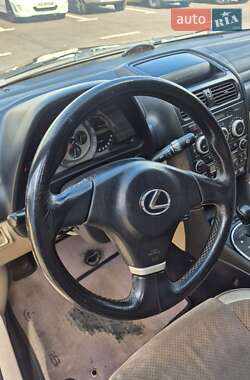 Седан Lexus IS 2004 в 