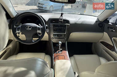 Седан Lexus IS 2011 в 
